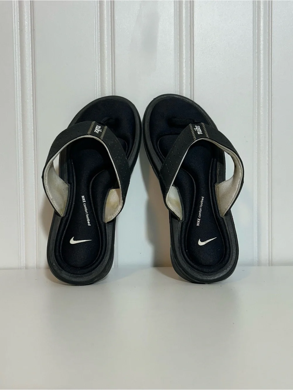 Nike gel comfort thong black white flip flop slippers